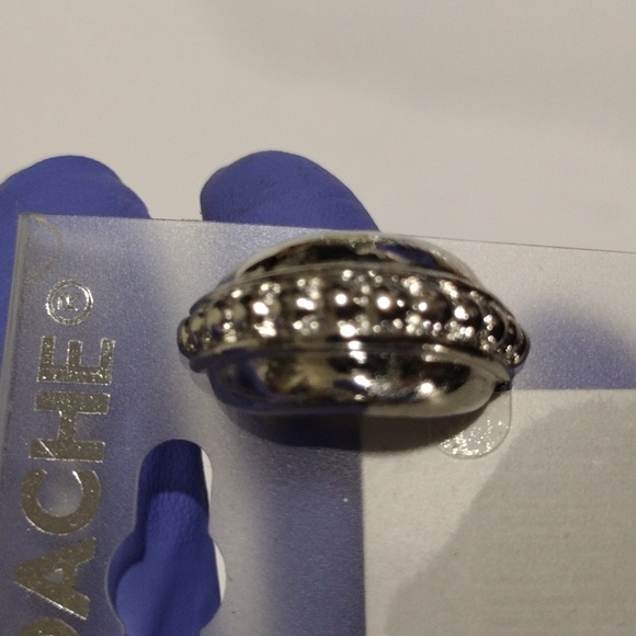 ✨ Jordache Silver-Tone Dainty C-Shape Clip-on Earrings – Bold & Elegant Women's - Picture 7 of 8